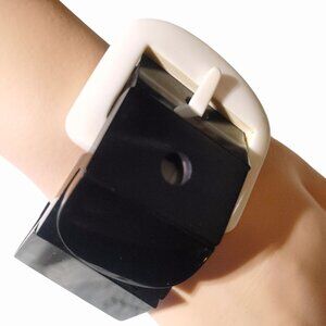 Buckle Bracelet Twos Company Vintage Black White Stretch Acrylic Wood Chucky Mod